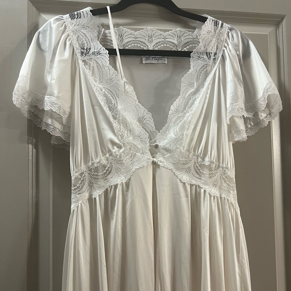 Vintage Miss Elaine’s Bridal Long Beautiful Nightgown and Robe